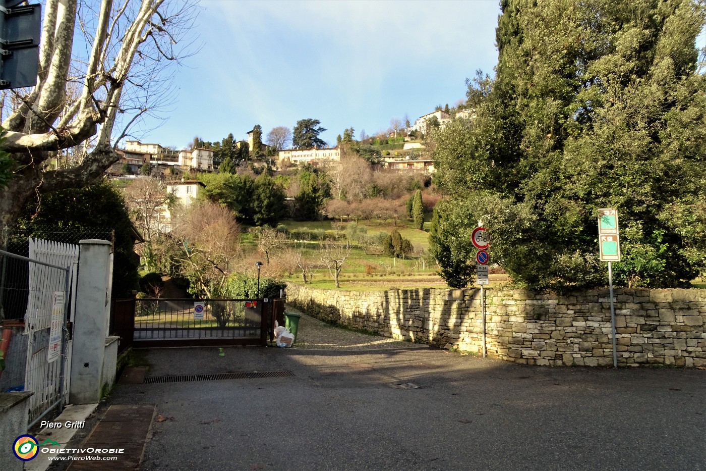 09 Partenza-parcheggio in via Statuto (Centro Sportivo Italcementi).JPG